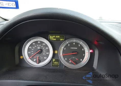 2013 Volvo C70 T5 из США, поврежденный, VIN YV1672MC9DJ138894